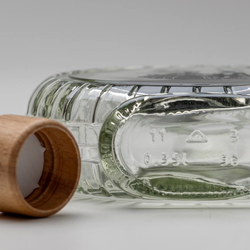 Set 1x glass bottle and 2x glass for shots clear with a dance motif