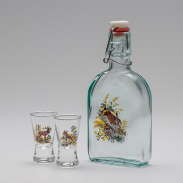 Set 1x glass bottle and 2x glass for shots clear with a hare motif