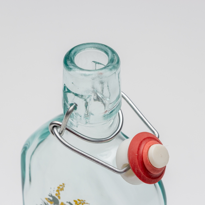 Set 1x glass bottle and 2x glass for shots clear with a hare motif