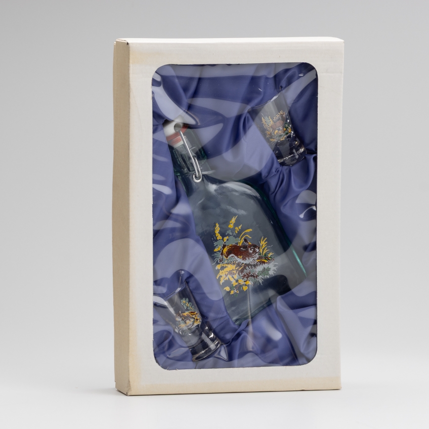Set 1x glass bottle and 2x glass for shots clear with a hare motif