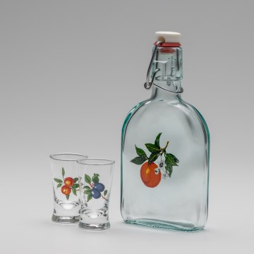 Set 1x glass bottle and 2x glass for shots clear with an apricot motif