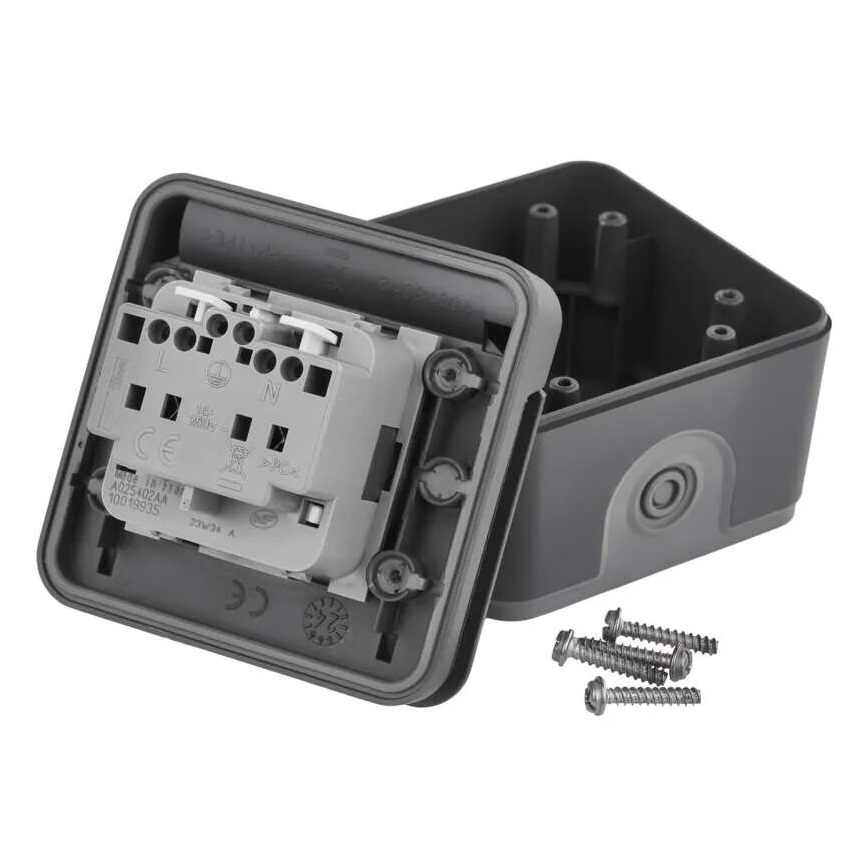 Socket for humid environment IP55