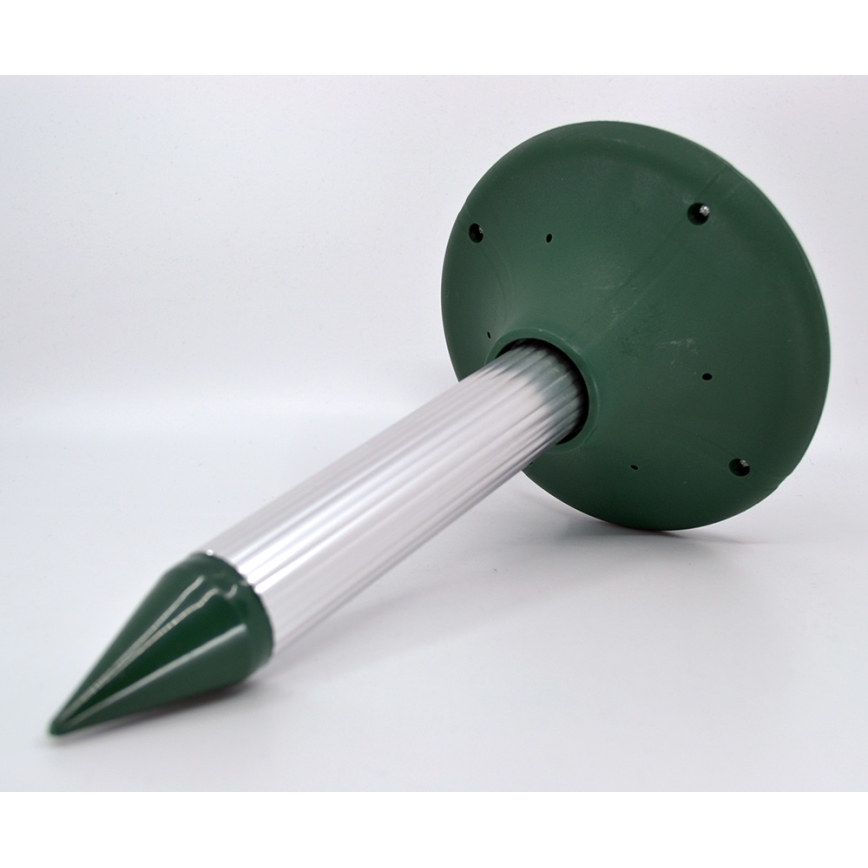Solar mole repeller