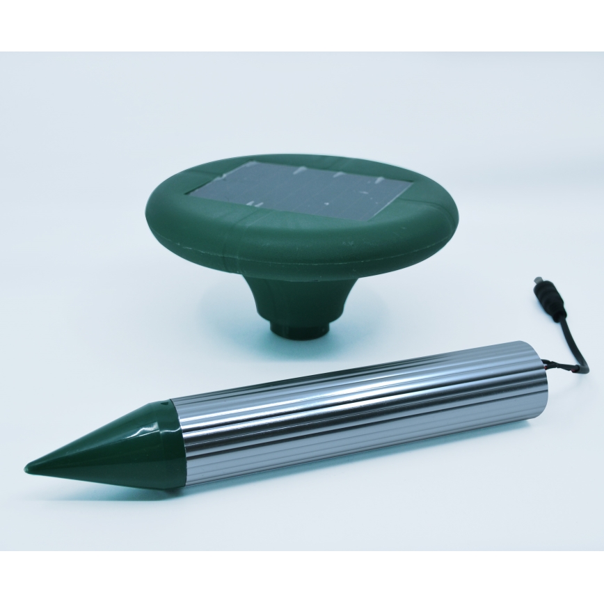 Solar mole repeller