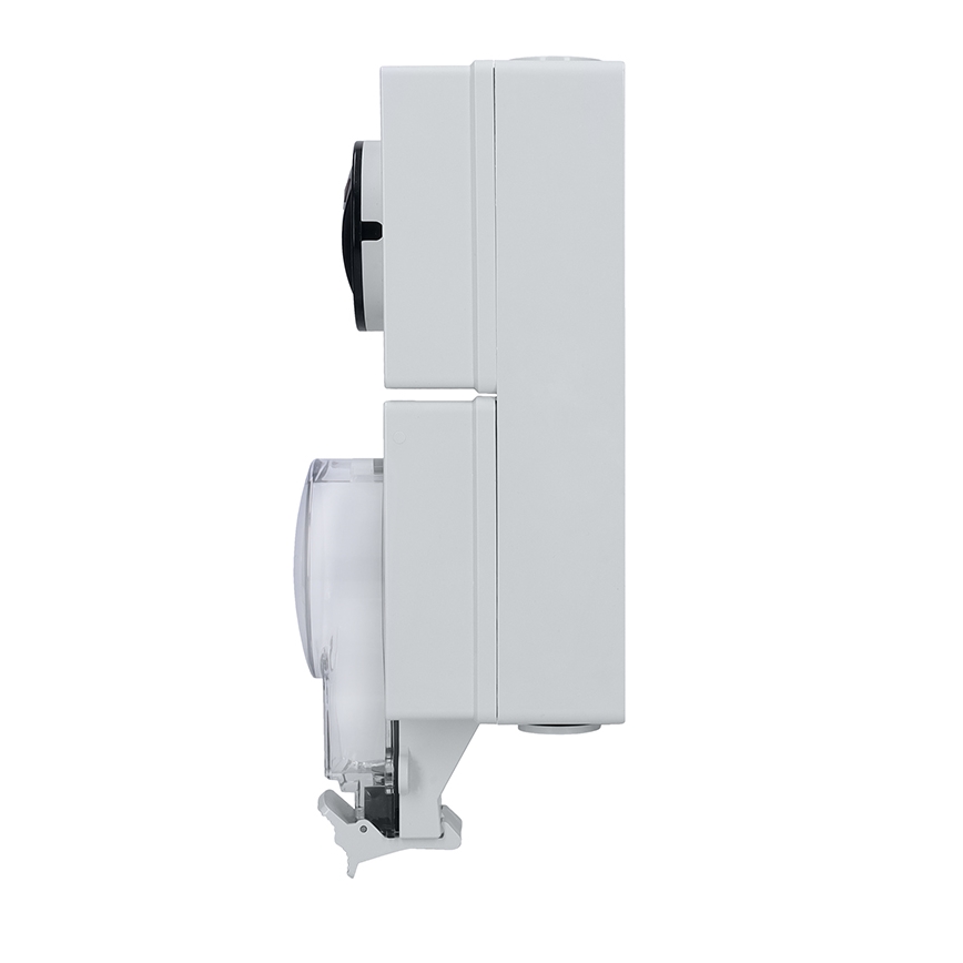 IP66-rated socket with switch for damp environments, 230V/16A