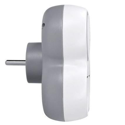 Power strip with three 16 A outlets and integrated 20 W USB-A + USB-C fast charger