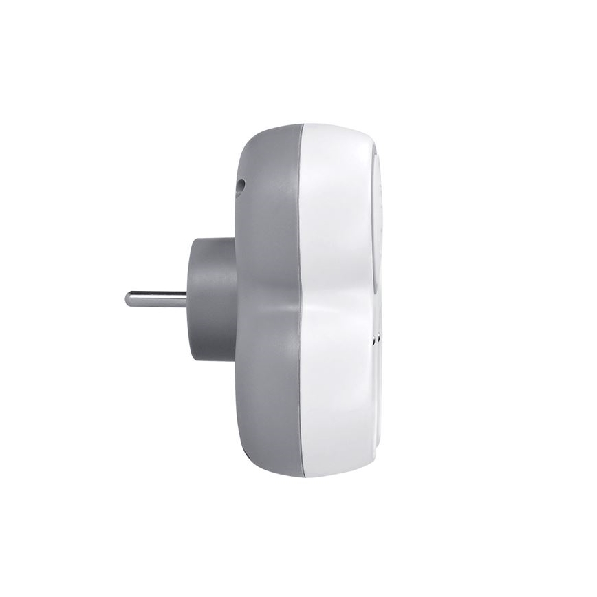 Power strip with three 16 A outlets and integrated 20 W USB-A + USB-C fast charger