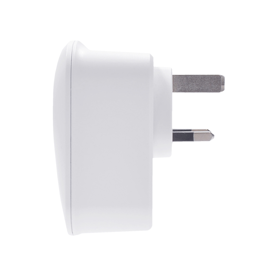 UK 230V Travel Adapter with 2x USB-A + 1x USB-C