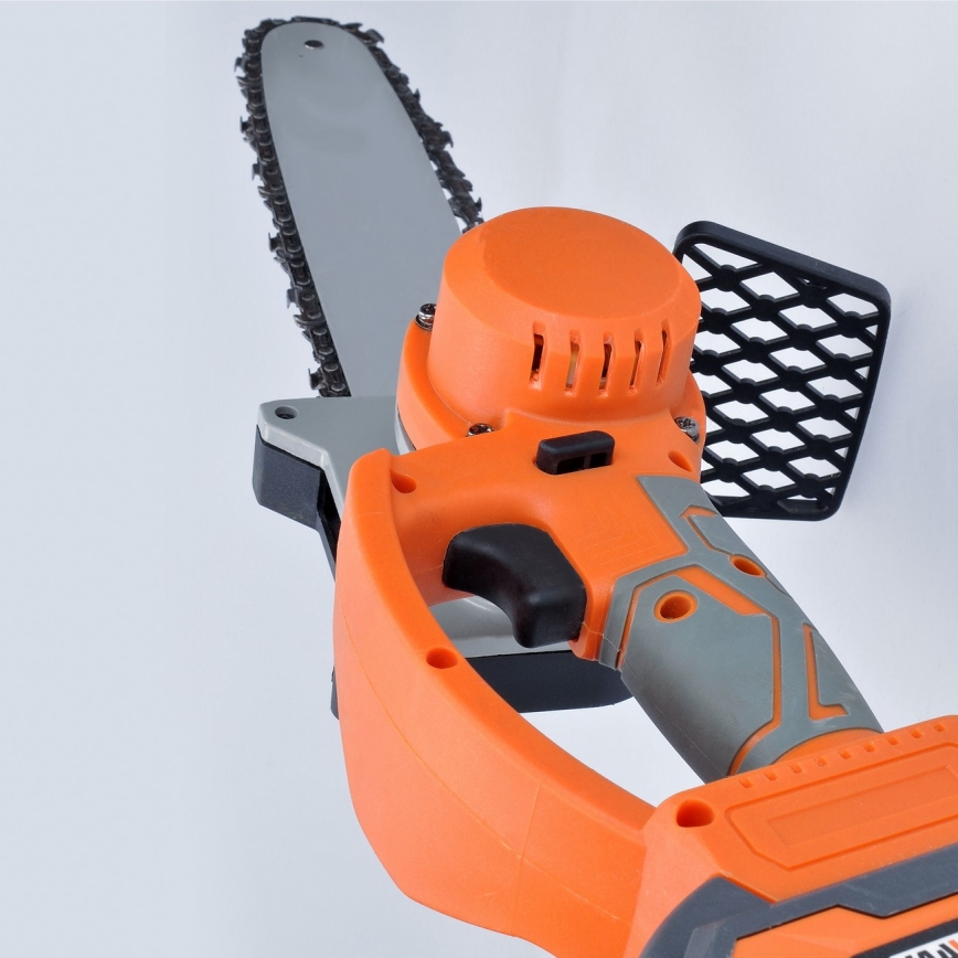 Hand-held cordless chainsaw 21V 4000 mAh