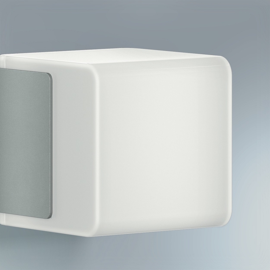 Steinel 055523 – LED Outdoor Light with a Motion Detector L 835 LED/9.5W/230V IP44 Silver