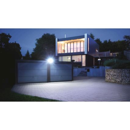 Steinel 068103 - LED Floodlight XLED PRO 240 LED/19,3W/230V IP44 white