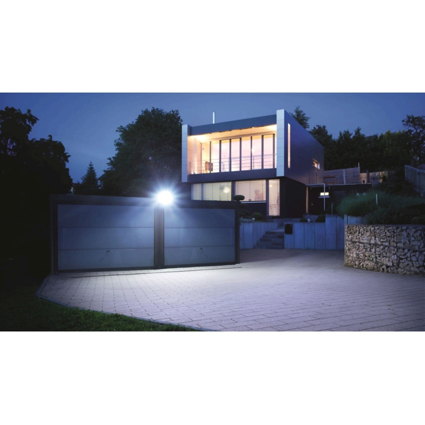 Steinel 068103 - LED Floodlight XLED PRO 240 LED/19,3W/230V IP44 white