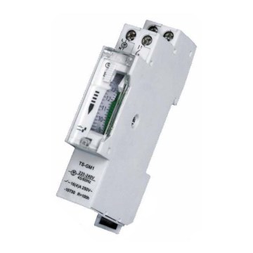 Switch clock for DIN rail 230V