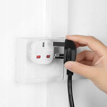 Travel adapter UK/EU 230V white
