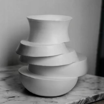 Vase 38x33x36 cm resin/white