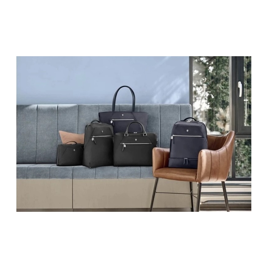 Victorinox - Cosmetic bag Victoria Signature Beauty 6 l black