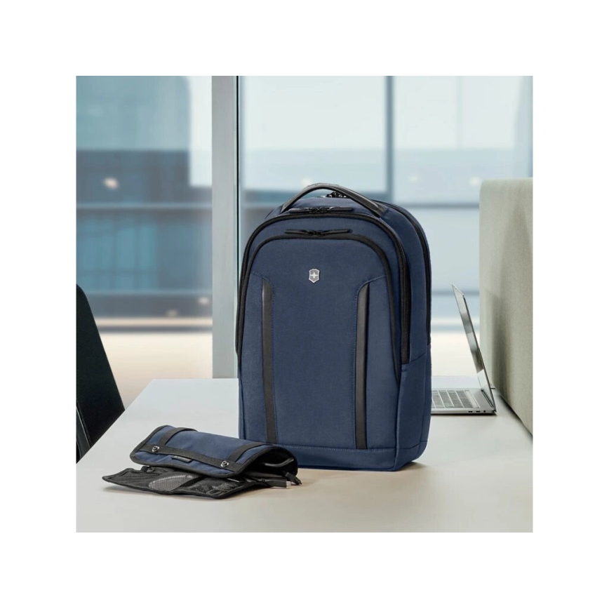 Victorinox - Laptop backpack 15" Altmont Professional Compact 16 l dark blue