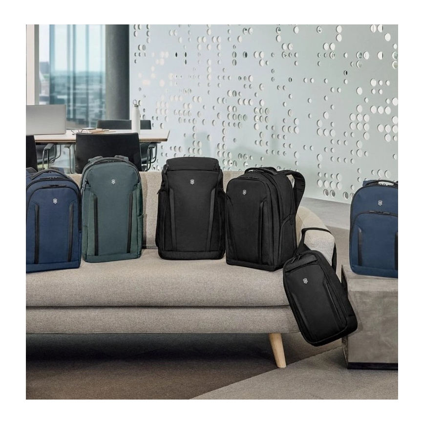 Victorinox - Laptop backpack 15" Altmont Professional Essential 24 l dark blue