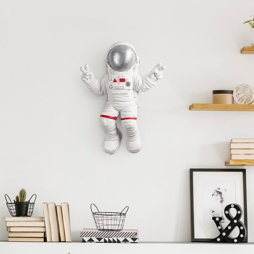 Wall decoration 47x35 cm astronaut silver