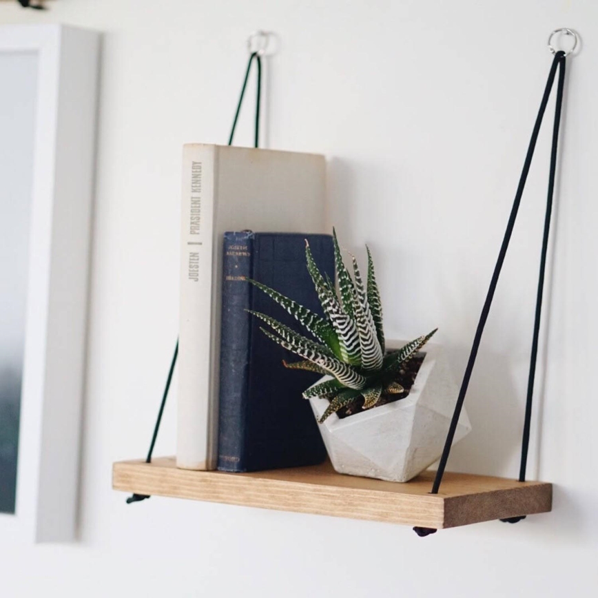 Wall shelf 50x40 cm spruce