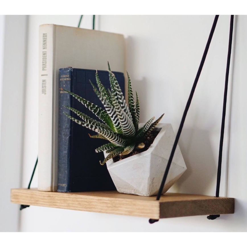 Wall shelf 50x40 cm spruce