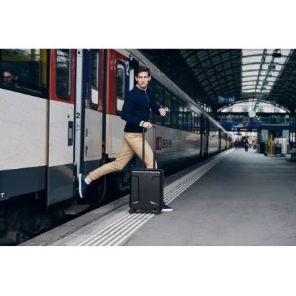 Wenger - Travel suitcase on wheels 39 l Legacy black