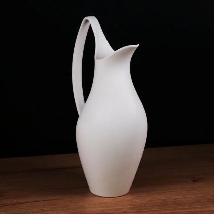 White ceramic vase, 33 x 17 x 19 cm