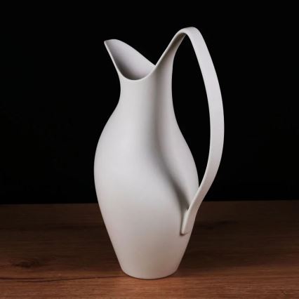 White ceramic vase, 33 x 17 x 19 cm