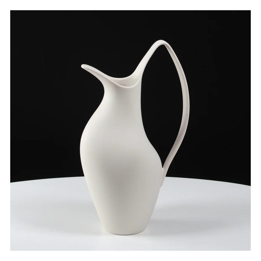 White ceramic vase, 33 x 17 x 19 cm