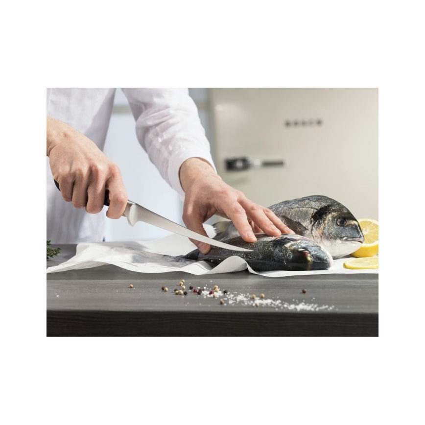Wüsthof - Kitchen knife for deboning CLASSIC 18 cm black